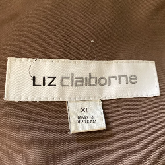 Liz Claiborne - Brown Rain Jacket, attached hood , zip front.  Size XL - Picture 4 of 4